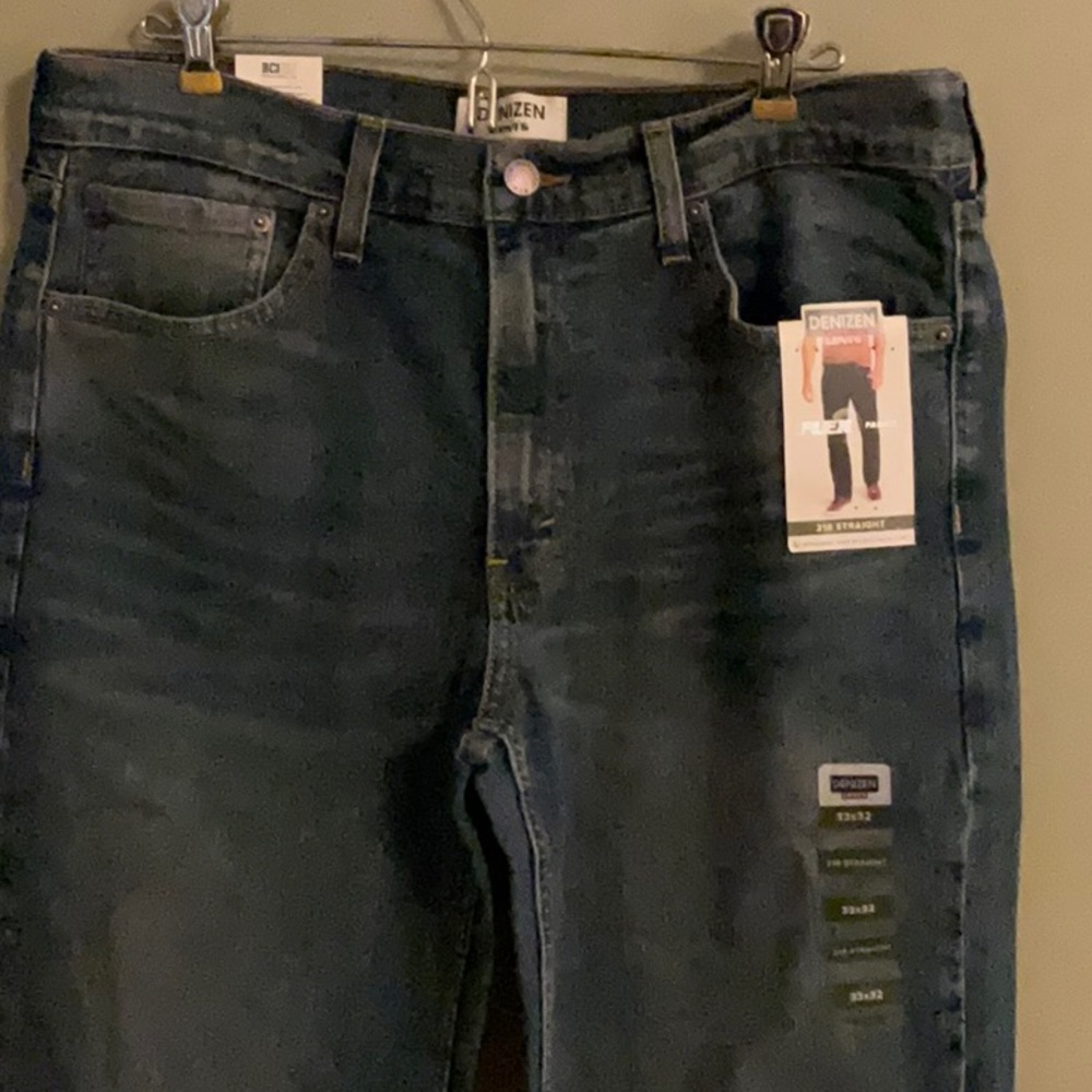 NWT Men’s Denizen Levi 218 Straight Flex Fabric Size 33x32